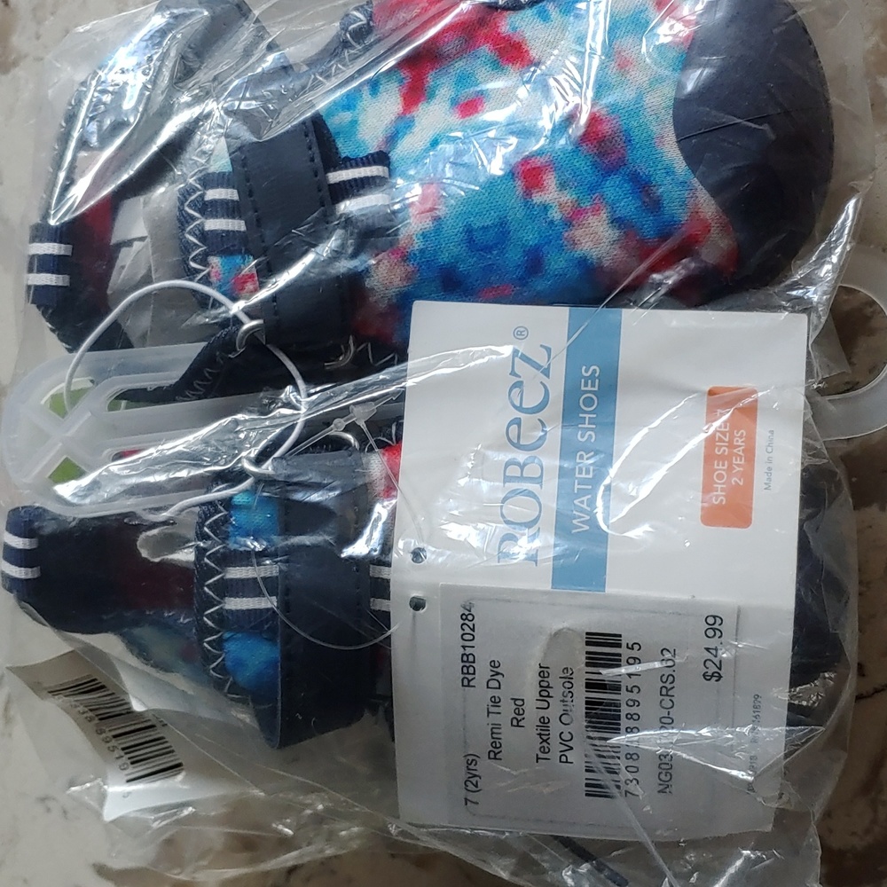 Children's water shoes